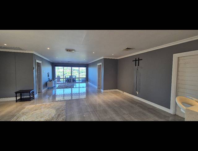 3 BEDROOM APARTMENT FOR SALE IN LA LUCIA